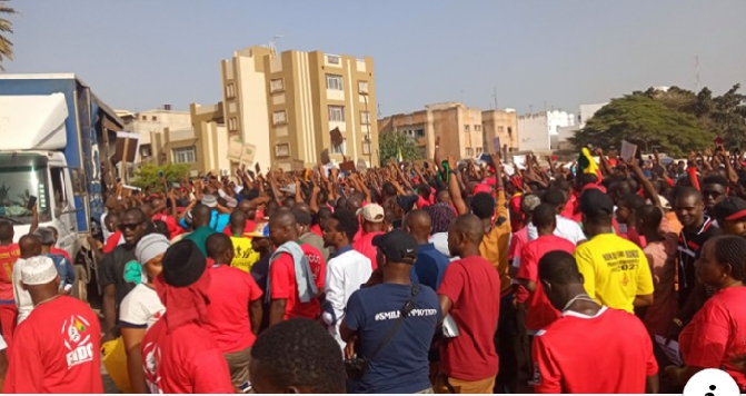 Place de la Nation: La communauté guinéenne au Sénégal manifeste son désir de changement