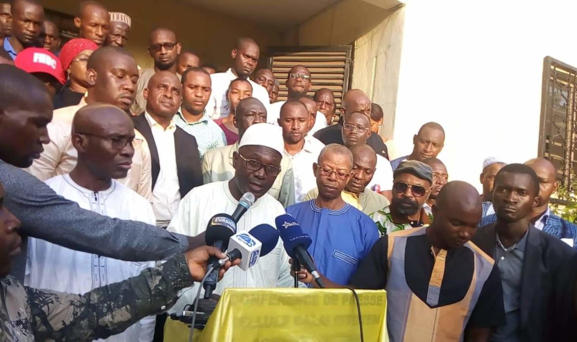 Le gouvernement accuse le FNDC de ternir l’image de la Guinée (communiqué )