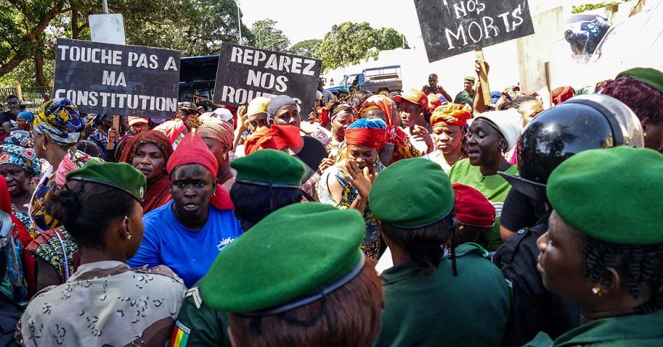 GUINÉE. DES TÉMOIGNAGES ET DES ANALYSES DE VIDÉOS CONFIRMENT LA COMPLICITÉ ENTRE FORCES DE SÉCURITÉ ET GROUPES DE JEUNES LORS DES VIOLENCES ÉLECTORALES