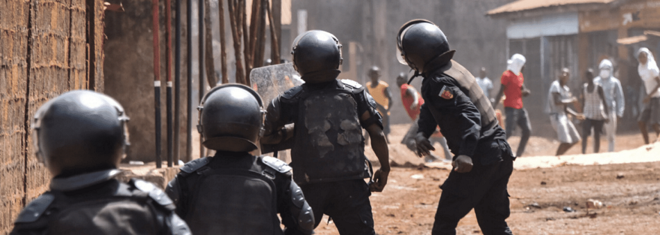Guinée : la chasse aux opposants et aux activistes des droits humains doit cesser