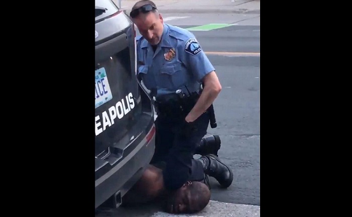 VIDÉOS. Des policiers tuent un homme noir en pleine rue, les États-Unis sous tension