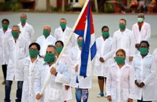 Une brigade cubaine débarque en Guinée pour lutter contre le coronavirus