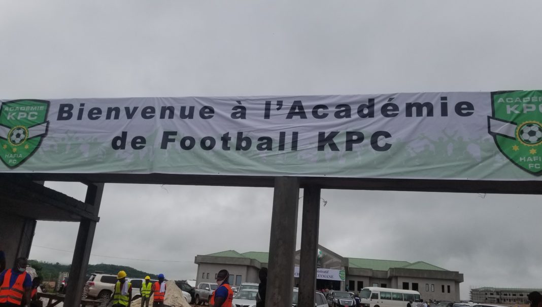 Visite au Complexe sportif et académique de KPC