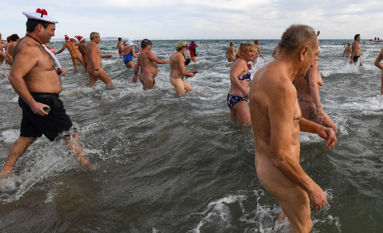 Summer of love/ “On est allés faire du cul” : pandémie ou non, le libertinage continue au Cap d’Agde