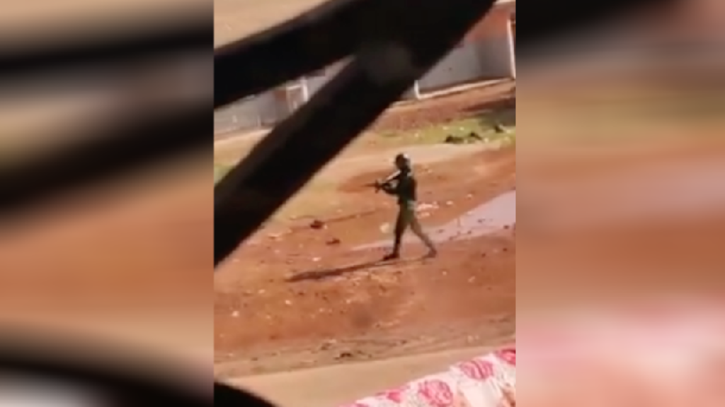 Présidentielle en Guinée : “J’ai vu des gendarmes tirer en direction de manifestants”