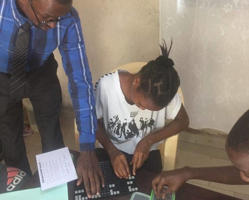 Guinée: quid de la scolarisation des handicapés sensuels à l’intérieur du pays en l’absence d’écoles spéciales ?