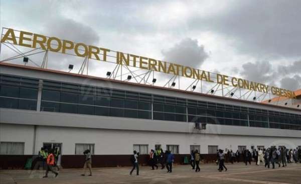 Défaillances techniques à l’Aéroport de Conakry: de la menace, Alpha Condé passe à l’action