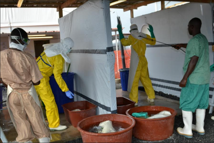 Guinée : les autorités sanitaires déclarent la fin de l’épidémie à virus Ebola