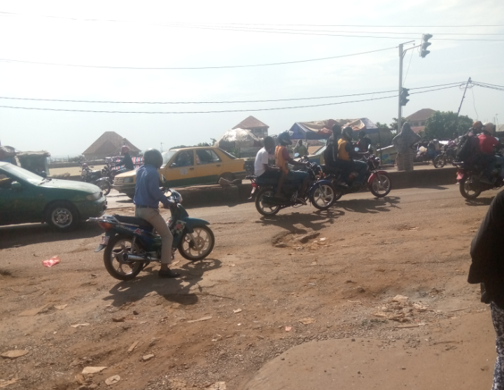 Covid-19 : le port du masque complètement abandonné à Conakry