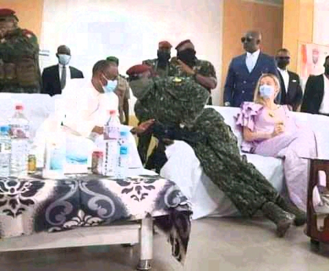 Coyah : cette image du colonel Doumbouya avec son premier, qui en dit beaucoup