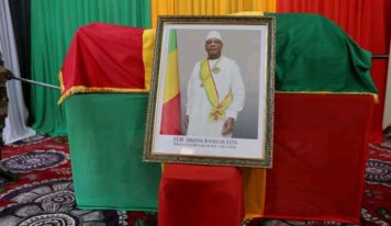 Cérémonie d’hommage à IBK: le premier ministre malien y prend part