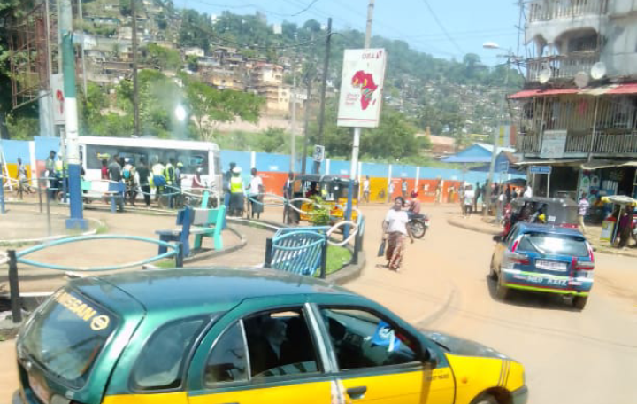 Freetown : une capitale par excellence en obscurité et en inflation