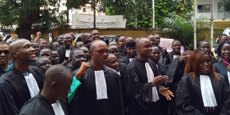 Conakry : des magistrats manifestent devant la Cour suprême