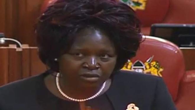 Une députée kenyane veut une loi contre les pets dans les avions