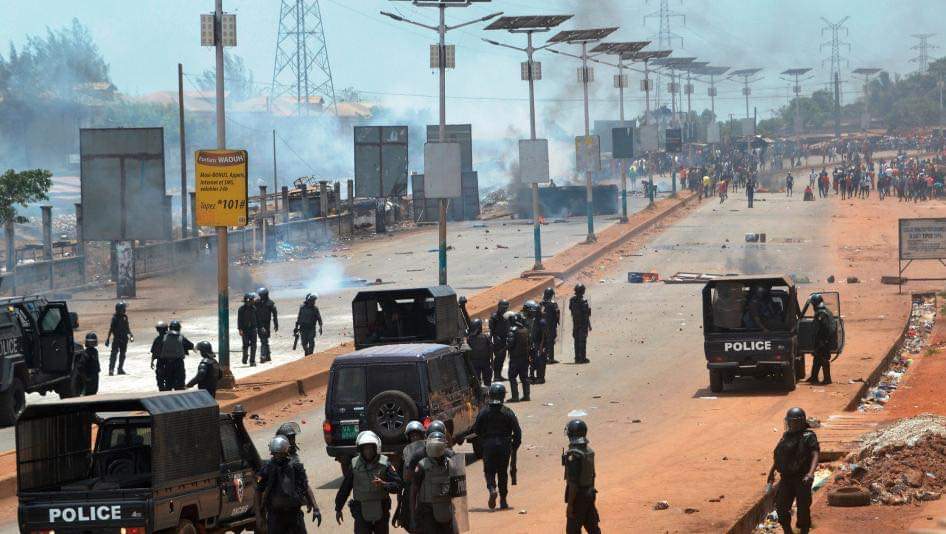 Guinée :des responsables au pouvoir sous enquête et le pays vers le banc pour non- respect de la démocratie !
