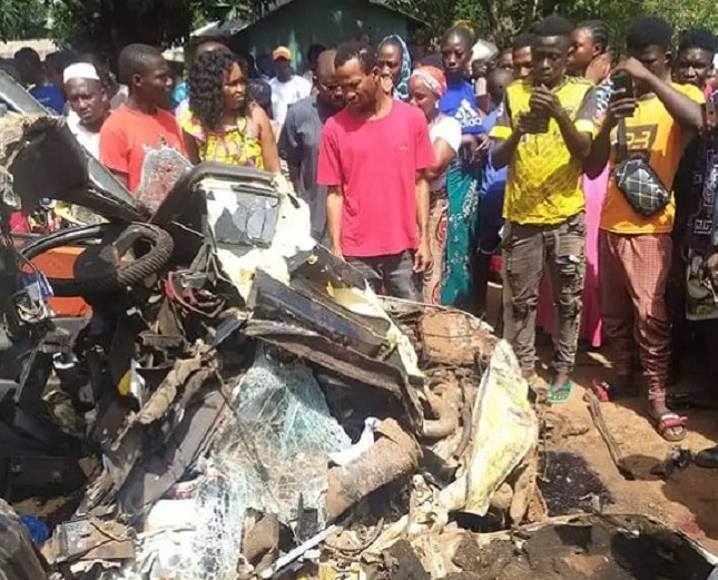 Boké-Kolaboui : Collision entre un véhicule du cortège du ministre de la sécurité et un taxi. Plusieurs morts et blessés