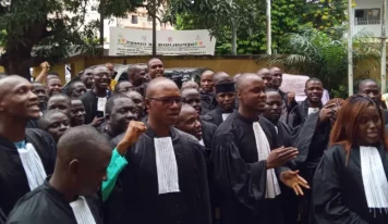 Conakry : des magistrats manifestent devant la Cour suprême