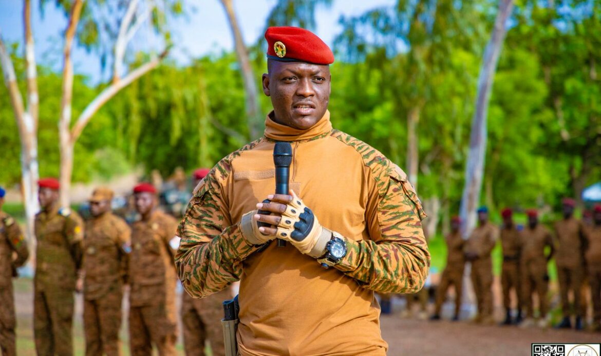 Burkina Fasso : le Gouvernement dissout les partis politiques