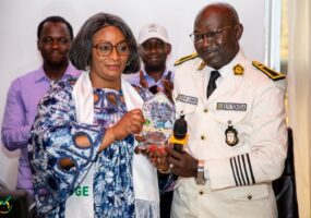 Reconnaissance méritée à madame 𝐂amara 𝐃jénabou 𝐓ouré, Directrice Générale des Élections