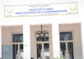 HAC : Réseaux sociaux sous surveillance – liberté oui, abus non